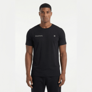 freepik__a-professional-ecommerce-studio-photography-of-a-m__32994