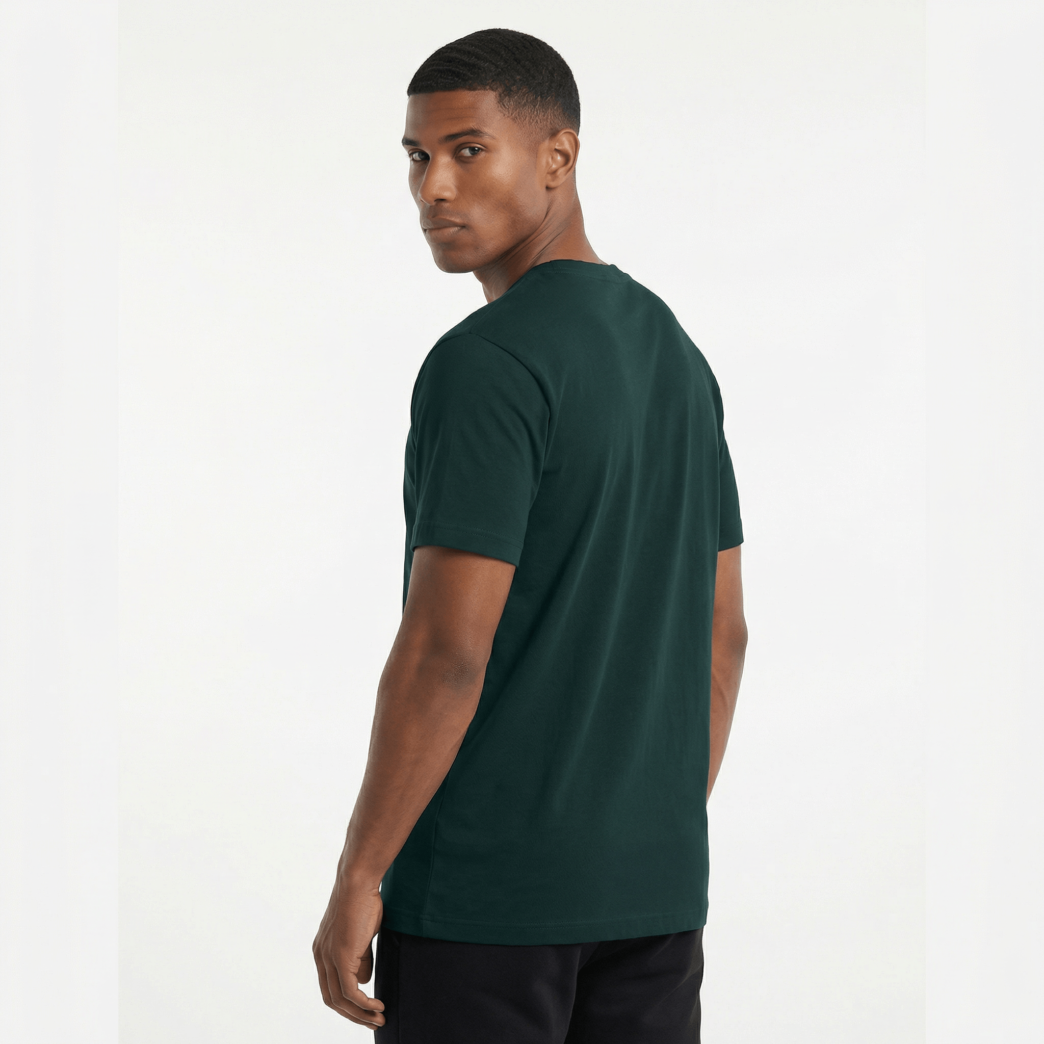 freepik__a-professional-ecommerce-studio-photography-of-a-m__38290