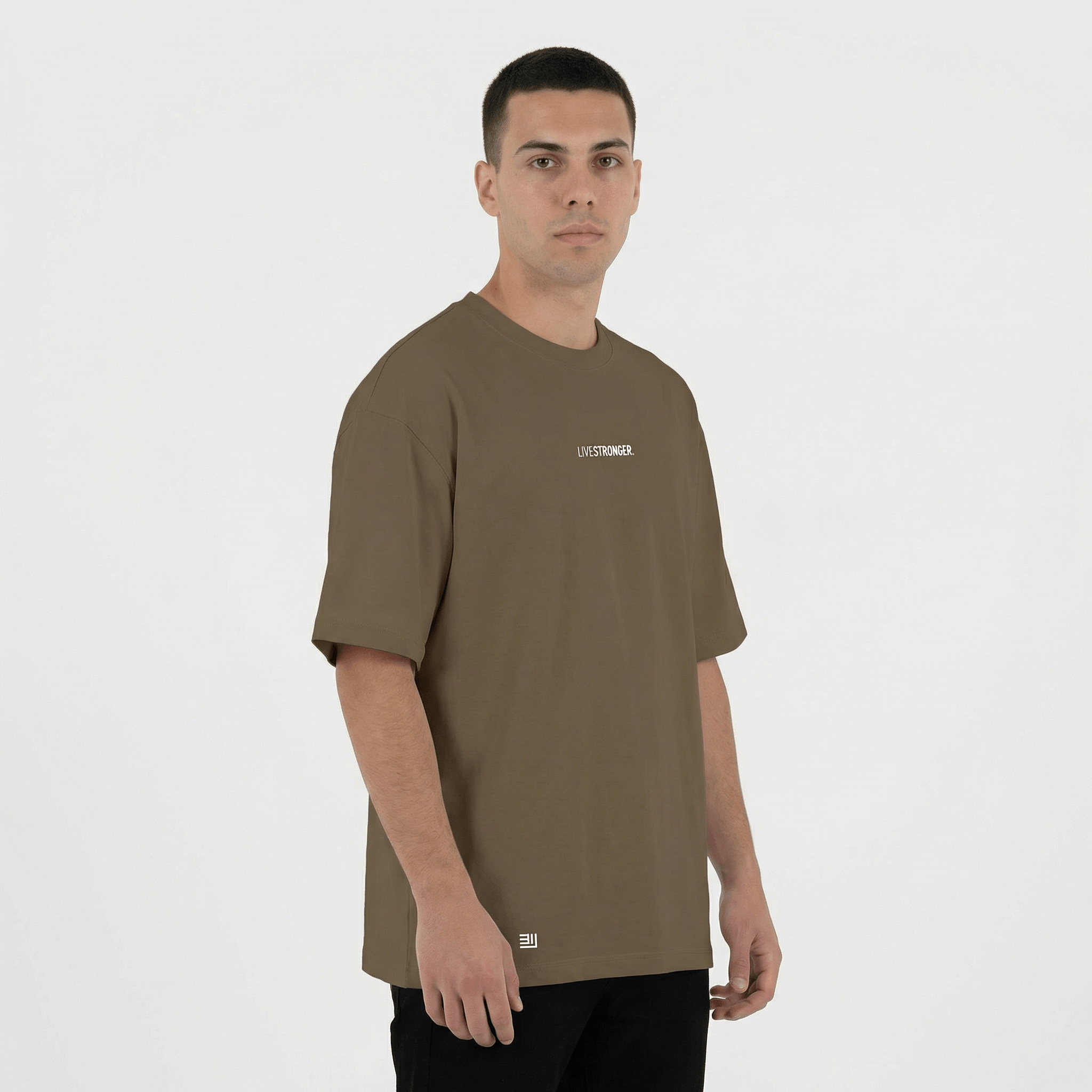 freepik__a-professional-ecommerce-studio-photography-of-a-m__52216