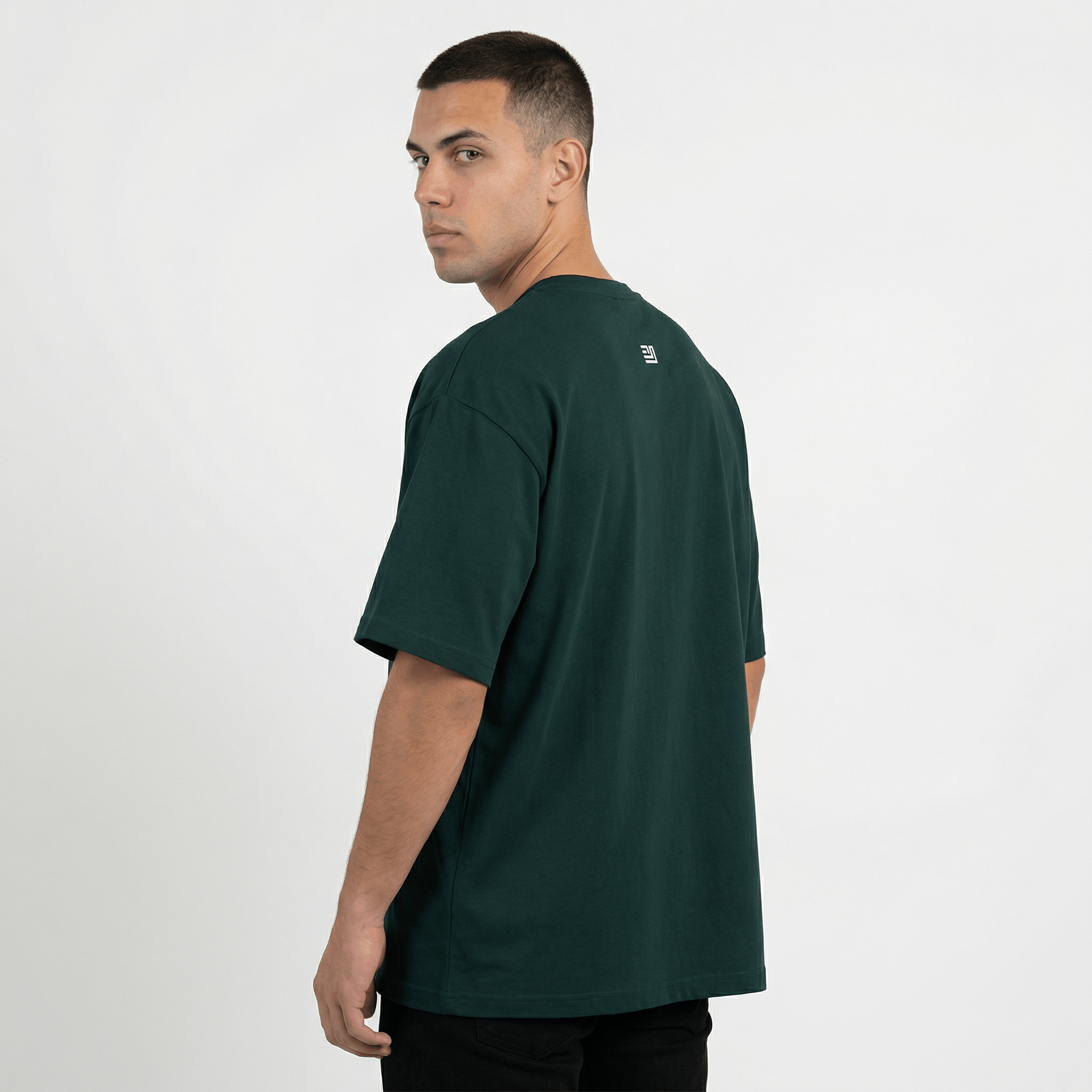 freepik__a-professional-ecommerce-studio-photography-of-a-m__52239