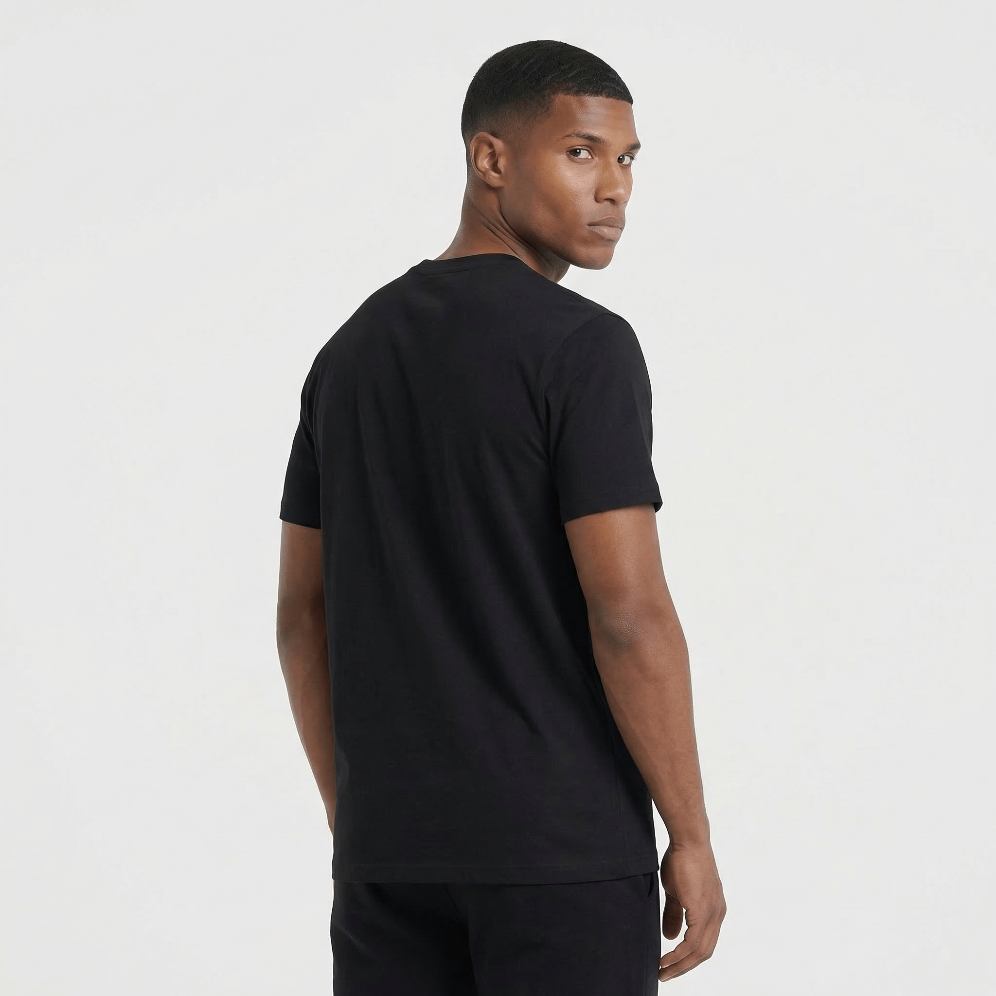 freepik__a-professional-ecommerce-studio-photography-of-a-m__55856